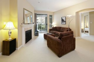 Photo 4: 212 5835 HAMPTON Place in Vancouver: University VW Condo for sale in "St. James" (Vancouver West)  : MLS®# R2037637