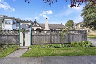 Photo 3: 140 Clarence St in Victoria: Vi James Bay Half Duplex for sale : MLS®# 904742