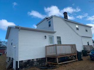 Photo 5: 1061 May Street in Scotchtown: 204-New Waterford Residential for sale (Cape Breton)  : MLS®# 202406301