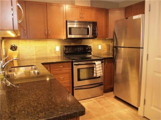Photo 3: 10 118 VILLAGE Heights SW in Calgary: Patterson Condo for sale : MLS®# C4047035