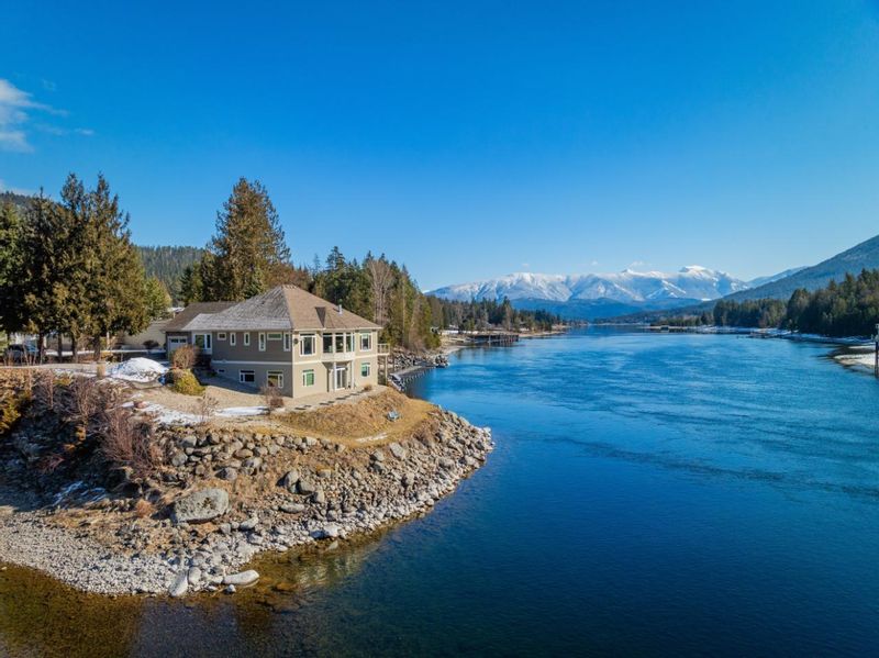 FEATURED LISTING: 48 - 7126 HIGHWAY 3A Nelson