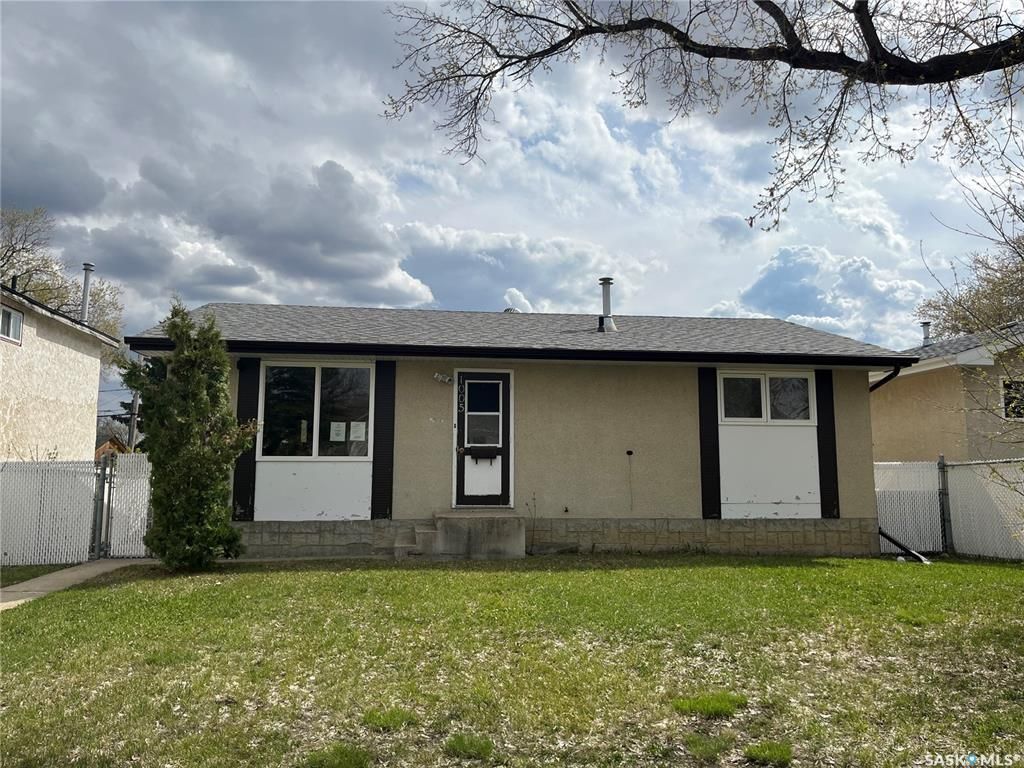Main Photo: 1005 Stadacona Street East in Moose Jaw: Hillcrest MJ Residential for sale : MLS®# SK930208
