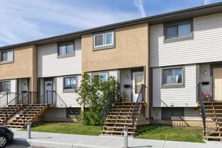 Photo 2: 68 2720 Rundleson Road NE in Calgary: Rundle Row/Townhouse for sale : MLS®# A2080021