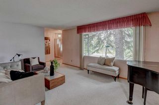 Photo 4: 4520 Charleswood Drive NW in Calgary: Charleswood Detached for sale : MLS®# A2130197