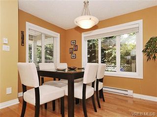 Photo 5: 3850 Stamboul St in VICTORIA: SE Mt Tolmie Row/Townhouse for sale (Saanich East)  : MLS®# 646532