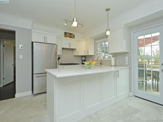 Photo 2: 593 Agnes St in VICTORIA: SW Glanford Half Duplex for sale (Saanich West)  : MLS®# 809610