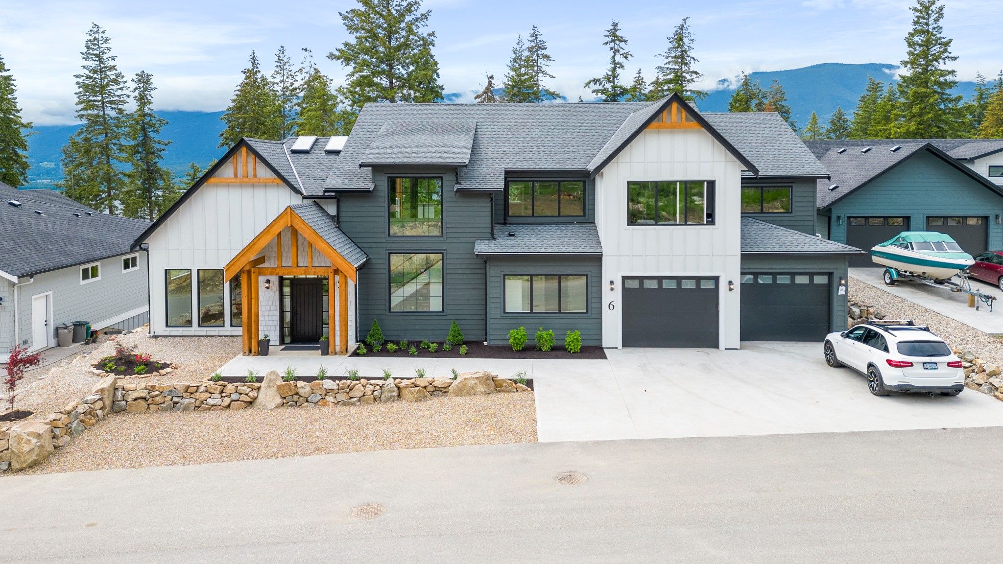 Main Photo: 6 3820 Northeast 20 Street in Salmon Arm: Rock Bluff House for sale : MLS®# 10301799