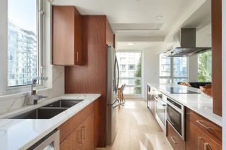 Photo 9: 802 1201 MARINASIDE Crescent in Vancouver: Yaletown Condo for sale (Vancouver West)  : MLS®# R2847314