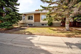 Photo 1: 209 Silver Mead Close NW in Calgary: Silver Springs Semi Detached for sale : MLS®# A1218152