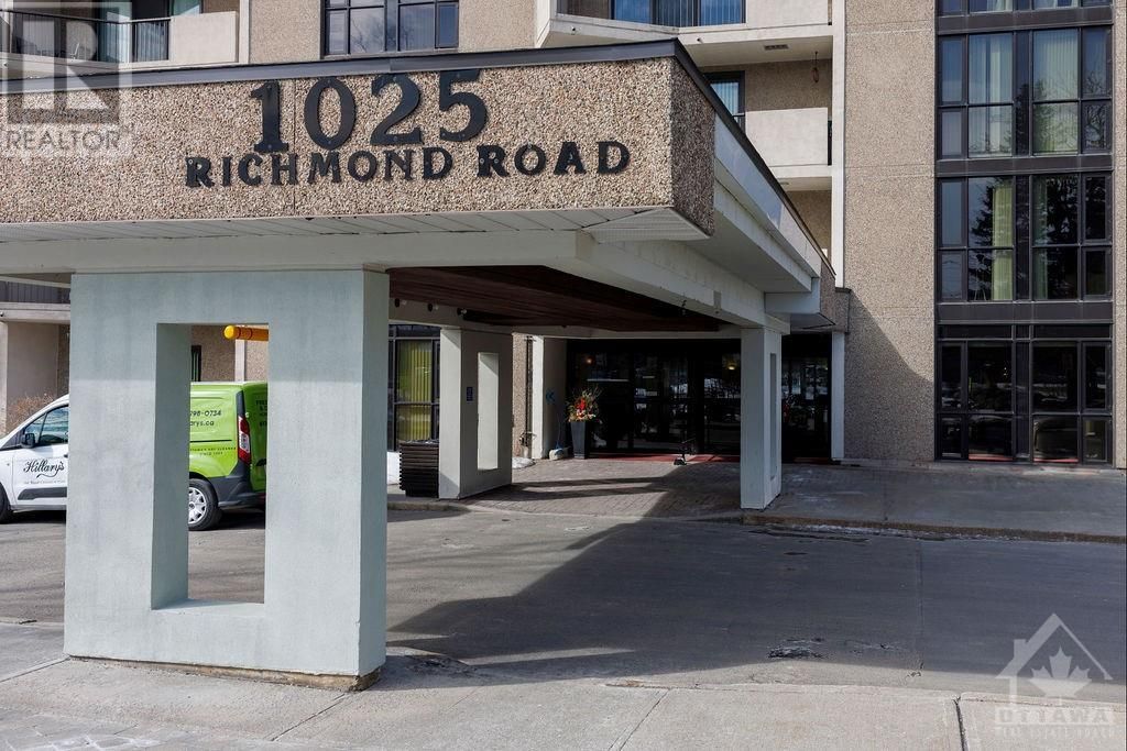 Main Photo: 1025 RICHMOND ROAD UNIT#204, Ottawa