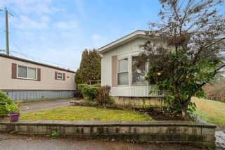 Photo 1: 4 16039 FRASER Highway in Surrey: Fleetwood Tynehead Manufactured Home for sale : MLS®# R2749419