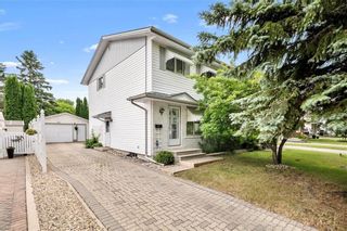 Photo 1: 35 Topaz Road in Winnipeg: Crestview Residential for sale (5H)  : MLS®# 202317075
