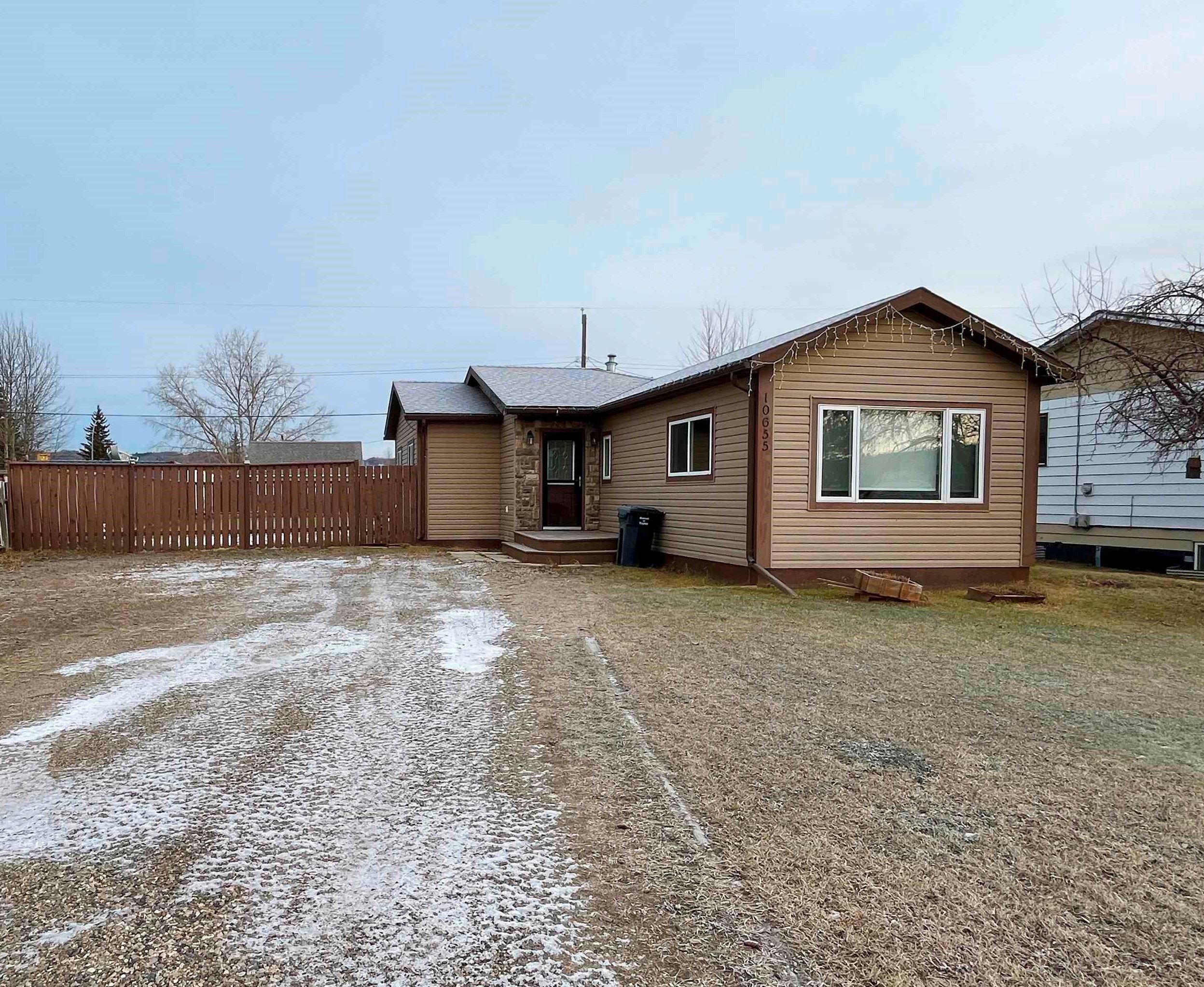 Main Photo: 10655 102 Street: Taylor Manufactured Home for sale (Fort St. John)  : MLS®# R2839138