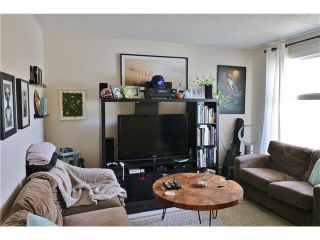 Photo 2: 2 3820 PARKHILL Place SW in Calgary: Parkhill Condo for sale : MLS®# C4111236