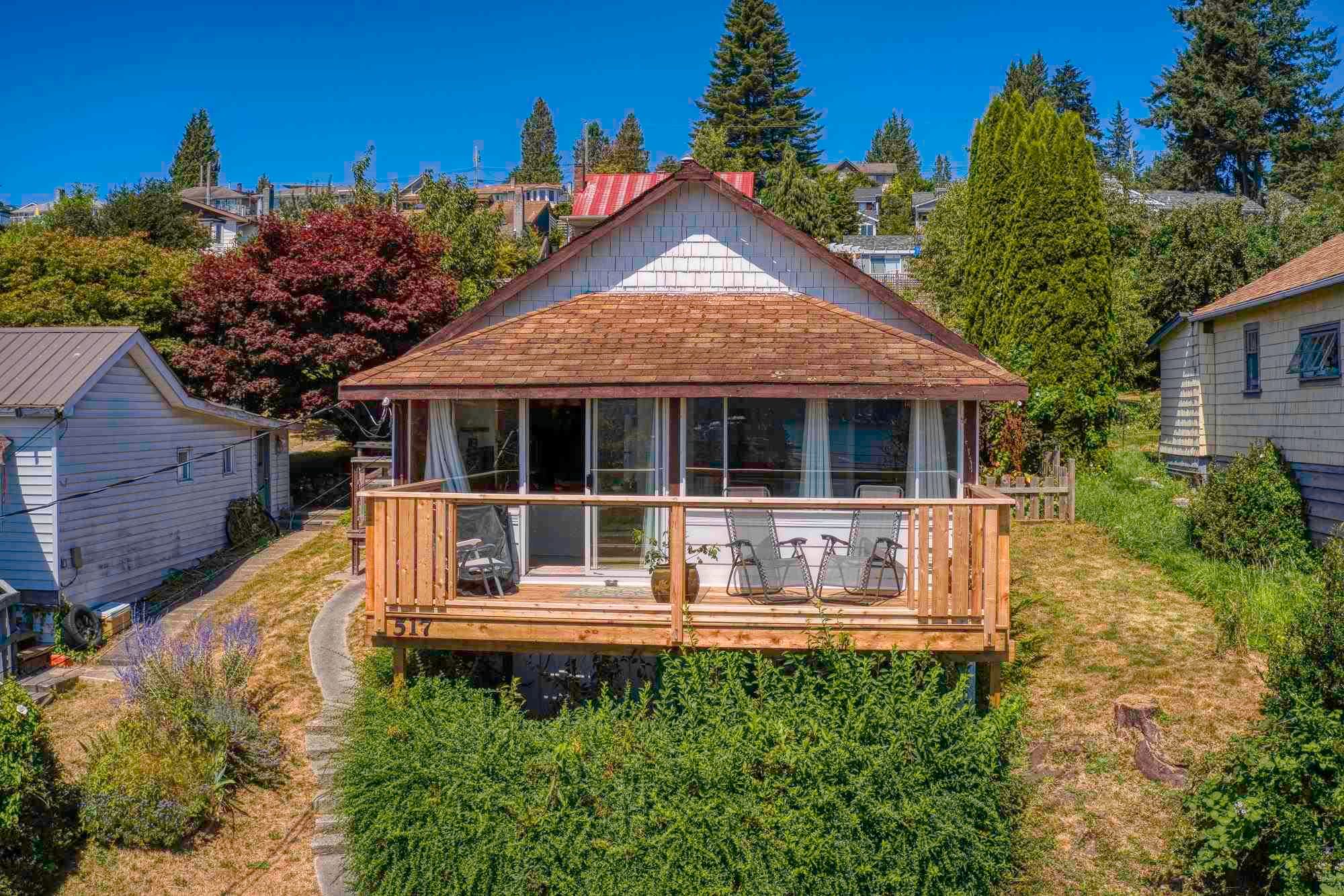 Main Photo: 517 SOUTH FLETCHER Street in Gibsons: Gibsons & Area House for sale (Sunshine Coast)  : MLS®# R2599686