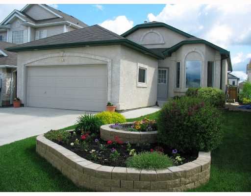 Main Photo: 142 EVERDEN Road in WINNIPEG: St Vital Residential for sale (South East Winnipeg)  : MLS®# 2810953