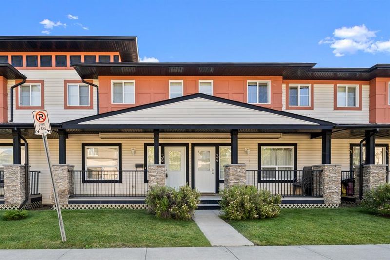 FEATURED LISTING: 38 Eversyde Common Southwest Calgary