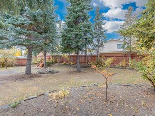 Photo 25: 327 Hawthorn Drive NW in Calgary: Thorncliffe Detached for sale : MLS®# A1040595