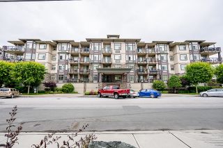 Photo 1: 408 45893 CHESTERFIELD Avenue in Chilliwack: Chilliwack Downtown Condo for sale in "The WIllows" : MLS®# R2709783