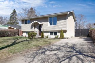 Photo 3: 136 Mikkelson Drive in Regina: Mount Royal RG Residential for sale : MLS®# SK851228