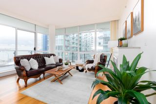 Photo 10: 504 172 VICTORY SHIP Way in North Vancouver: Lower Lonsdale Condo for sale in "ATRIUM at the PIER" : MLS®# R2754147