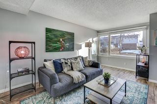 Photo 2: 32 3620 51 Street SW in Calgary: Glenbrook Row/Townhouse for sale : MLS®# A1176510