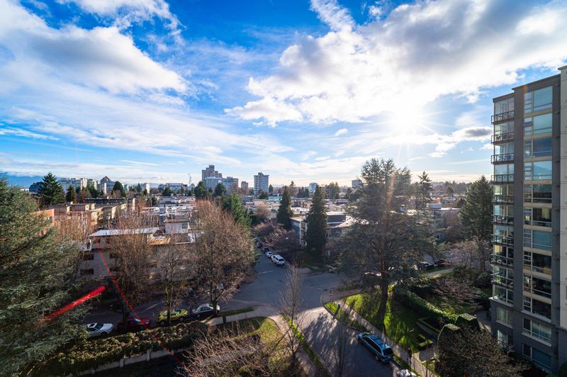 FEATURED LISTING: 907 - 1333 11TH Avenue West Vancouver