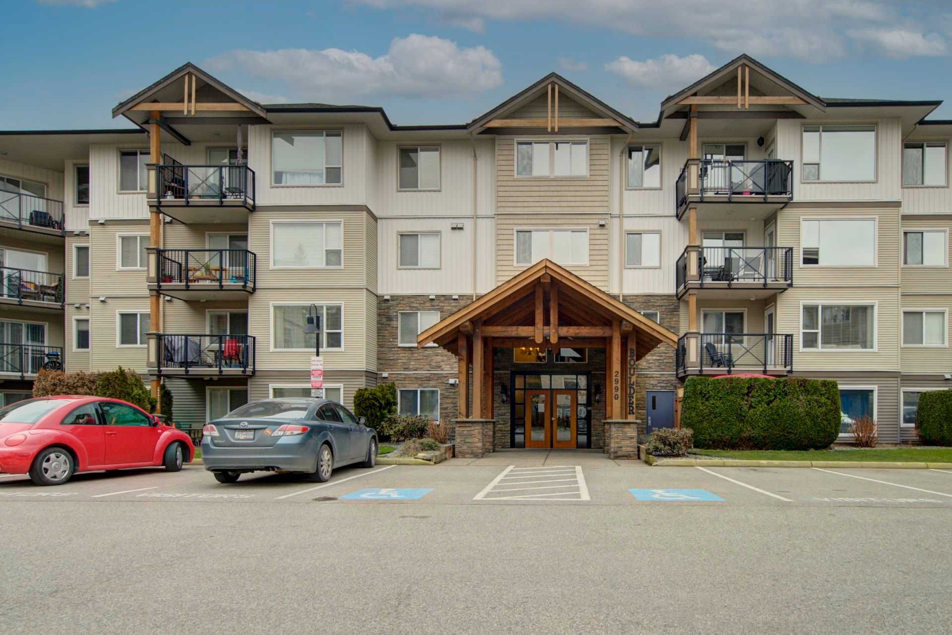 Main Photo: 210 2990 BOULDER Street in Abbotsford: Abbotsford West Condo for sale in "Westwood" : MLS®# R2654284