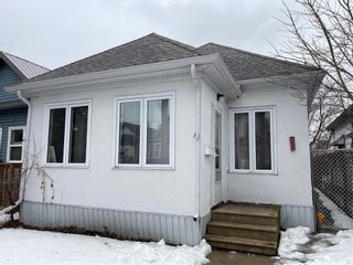 Photo 1: 546 Simcoe Street in Winnipeg: House for sale : MLS®# 202402042