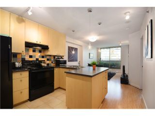 Photo 3: 1309 819 HAMILTON Street in Vancouver: Downtown VW Condo for sale in "8-1-9" (Vancouver West)  : MLS®# V1035667