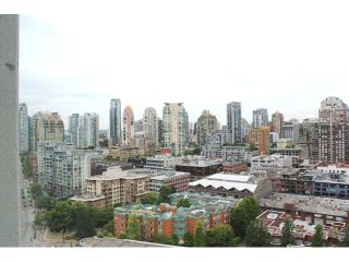 Photo 4: 2301 1009 EXPO Boulevard in Vancouver: Yaletown Condo for sale in "LANDMARK 33" (Vancouver West)  : MLS®# V1072019