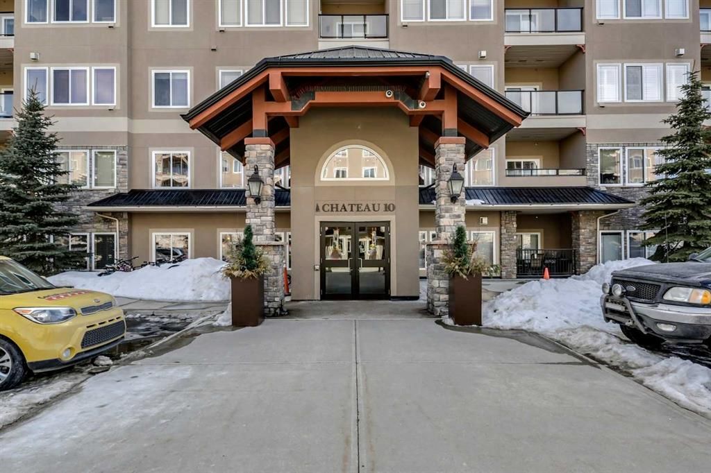 Main Photo: 437 10 Discovery Ridge Close SW in Calgary: Discovery Ridge Apartment for sale : MLS®# A2106589
