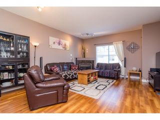 Photo 3: 22 18181 68TH Avenue in Surrey: Cloverdale BC Townhouse for sale in "MAGNOLIA" (Cloverdale)  : MLS®# R2111179