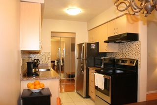 Photo 3: 210 550 ROYAL Avenue in New Westminster: Downtown NW Condo for sale : MLS®# R2071759