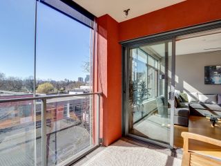 Photo 4: 404 71 E PENDER Street in Vancouver: Downtown VE Condo for sale in "EAST" (Vancouver East)  : MLS®# R2874521