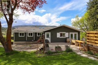Photo 1: 5816 ANDREW Avenue, in Summerland: House for sale : MLS®# 199121