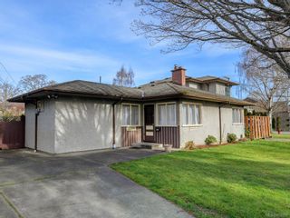 Photo 1: 129 E Maddock Ave in Victoria: Vi Burnside House for sale : MLS®# 808988