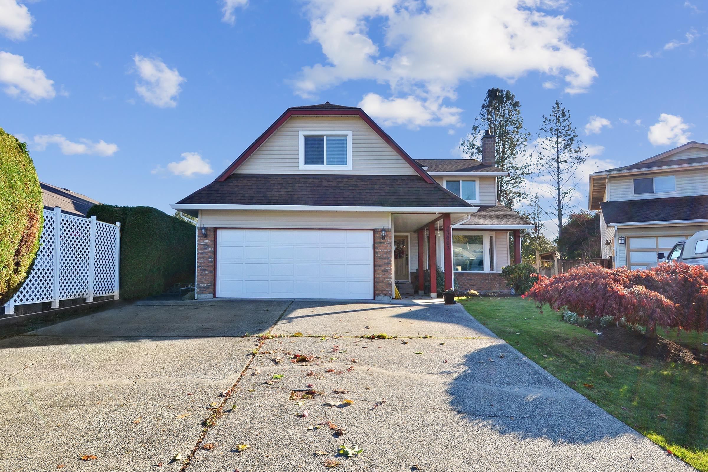 Main Photo: 23003 APPLE GROVE in Maple Ridge: East Central House for sale : MLS®# R2738611
