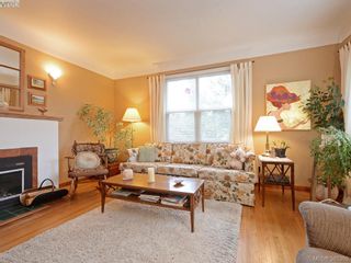 Photo 2: 2873 Glenwood Ave in VICTORIA: SW Portage Inlet House for sale (Saanich West)  : MLS®# 774427