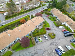 Photo 16: 18 4140 Interurban Rd in Saanich: SW Strawberry Vale Row/Townhouse for sale (Saanich West)  : MLS®# 959793