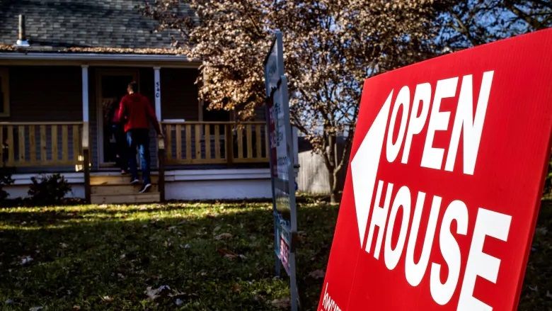 'Pretty cheap money': Canadian mortgage rates falling to their lowest level in 2 years