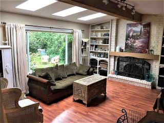 Photo 3: 1917 WILTSHIRE Avenue in Coquitlam: Cape Horn House for sale : MLS®# R2371481