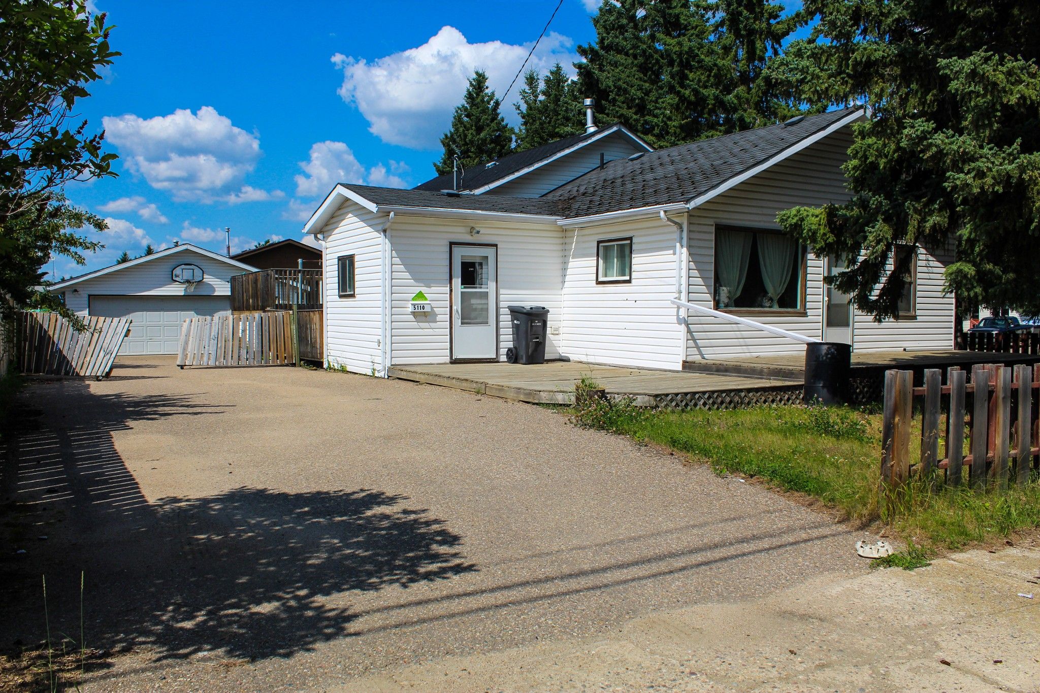 Main Photo: 5110 58 Street in Cold Lake: House for sale : MLS®# E4211095