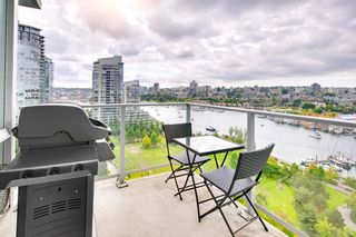 Photo 2: 1806 638 BEACH Crescent in Vancouver: Yaletown Condo for sale in "ICON" (Vancouver West)  : MLS®# R2642420