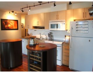Photo 4: 2002 550 TAYLOR Street in Vancouver: Downtown VW Condo for sale in "TAYLOR" (Vancouver West)  : MLS®# V785875