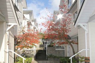Photo 8: 11 2711 E KENT AVENUE NORTH Avenue in Vancouver: Fraserview VE Townhouse for sale in "RIVERSIDE GARDENS" (Vancouver East)  : MLS®# R2010542