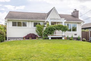 Photo 3: 9804 CANDOW Street in Chilliwack: Chilliwack Proper West House for sale : MLS®# R2697981