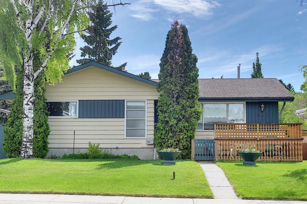 Main Photo: 2952 Lindsay Drive SW in Calgary: Lakeview Detached for sale : MLS®# A1115175