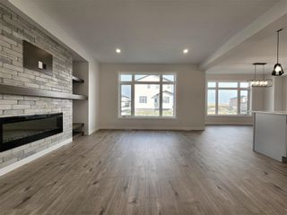 Photo 5: 9 Gottfried Point in Winnipeg: Canterbury Park Residential for sale (3M)  : MLS®# 202325252