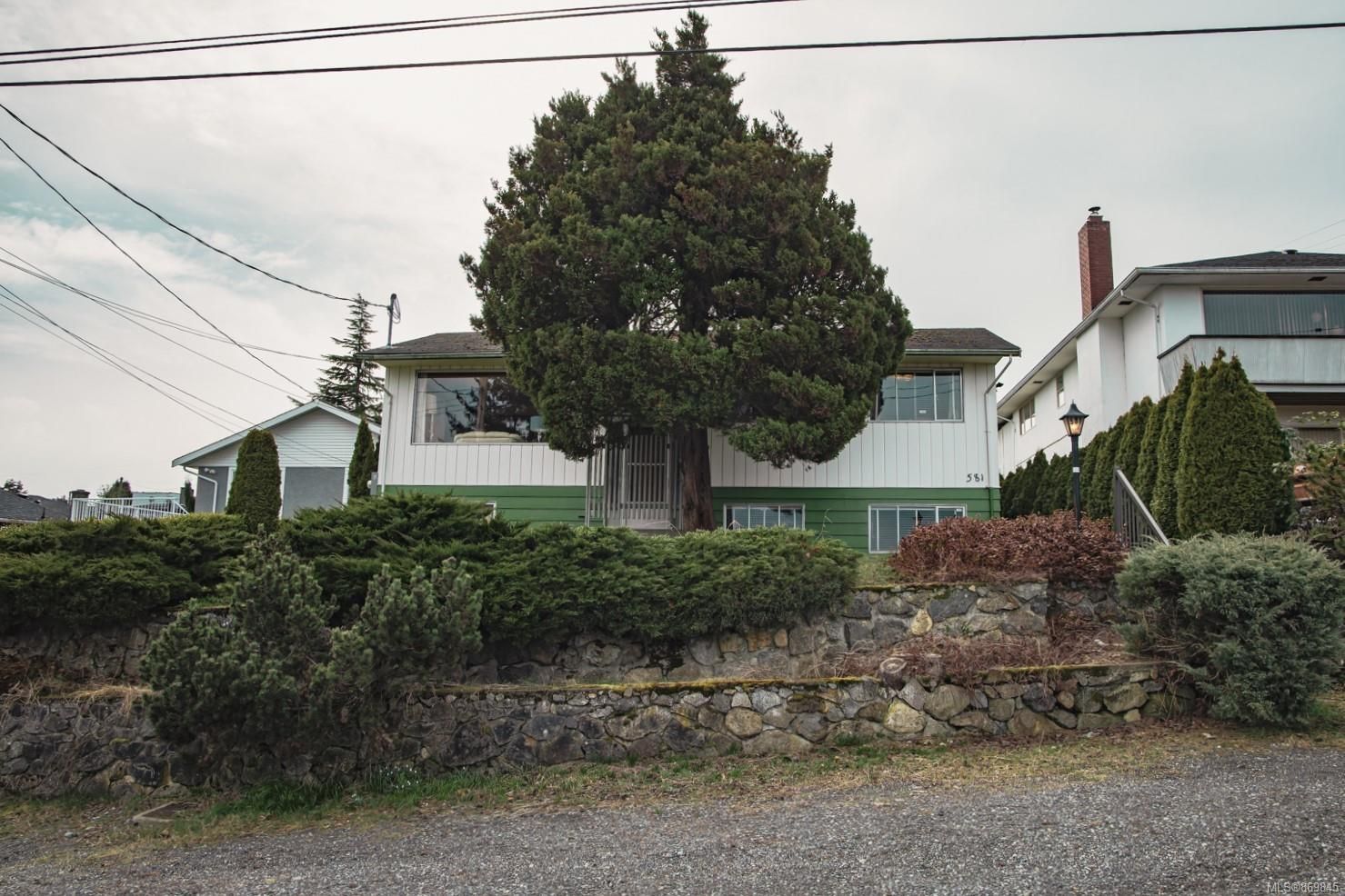 Main Photo: 581 Poplar St in Nanaimo: Na Brechin Hill House for sale : MLS®# 869845